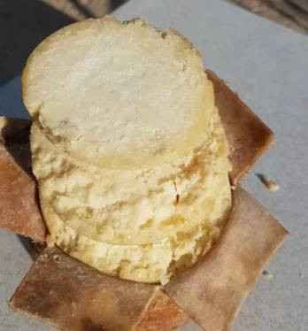 Turistler bu peynir için birbirleri ile yarışıyor. Cildi saçı ve kemiği güçlendiriyor - Resim: 8